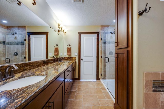 810 SW Windy Point Court, Pullman, WA 99163