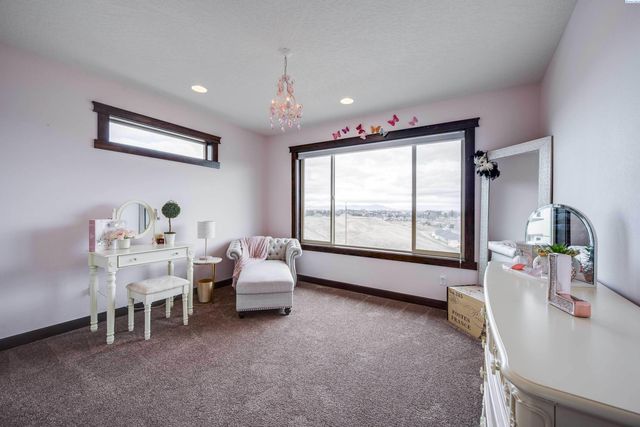 810 SW Windy Point Court, Pullman, WA 99163