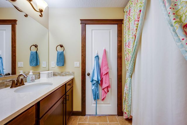 810 SW Windy Point Court, Pullman, WA 99163