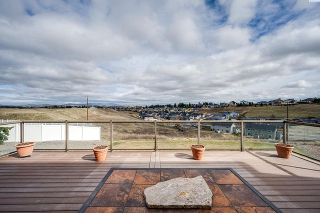 810 SW Windy Point Court, Pullman, WA 99163