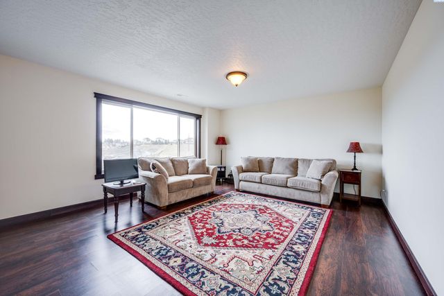 810 SW Windy Point Court, Pullman, WA 99163