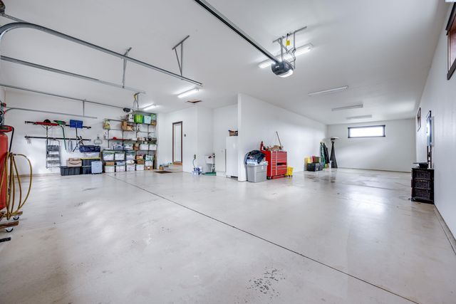 810 SW Windy Point Court, Pullman, WA 99163