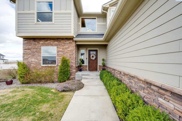 810 SW Windy Point Court, Pullman, WA 99163