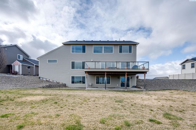 810 SW Windy Point Court, Pullman, WA 99163