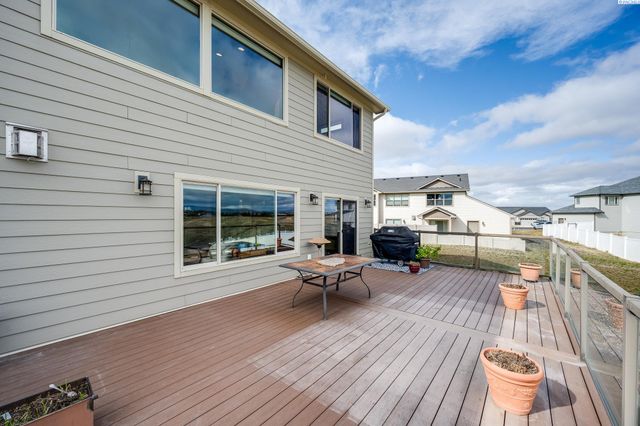 810 SW Windy Point Court, Pullman, WA 99163