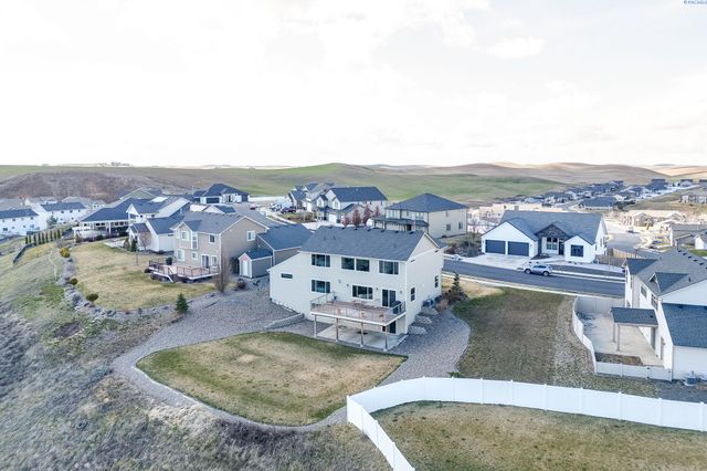 810 SW Windy Point Court, Pullman, WA 99163