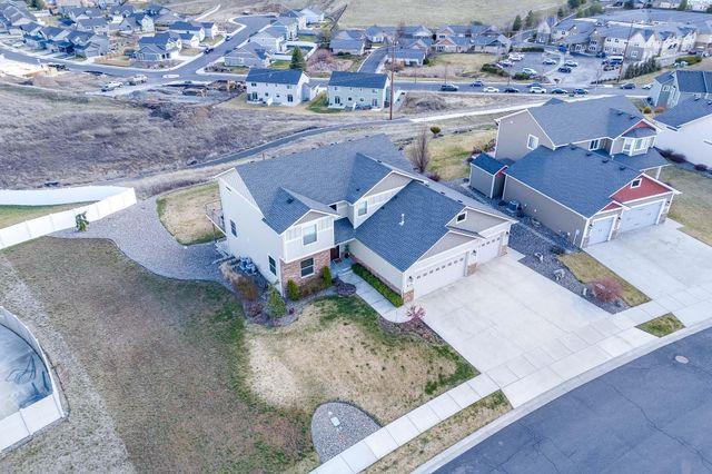 810 SW Windy Point Court, Pullman, WA 99163