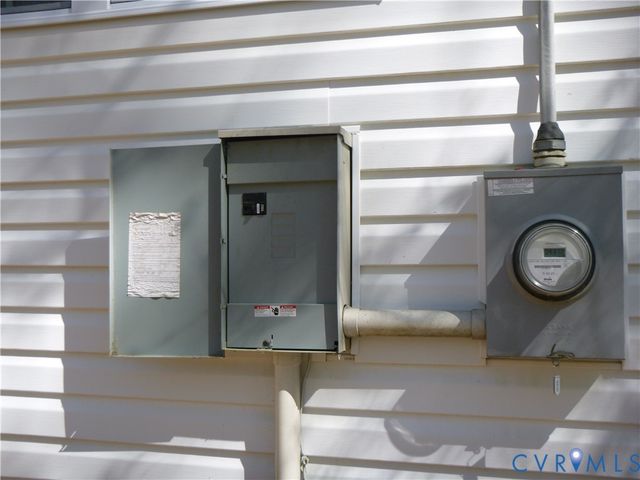 609 Nottoway Ave, Blackstone, VA 23824