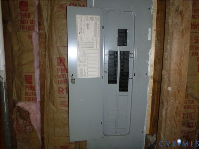 609 Nottoway Ave, Blackstone, VA 23824