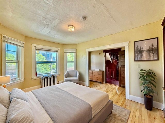 2 Shirley St 2, Worcester, MA 01610