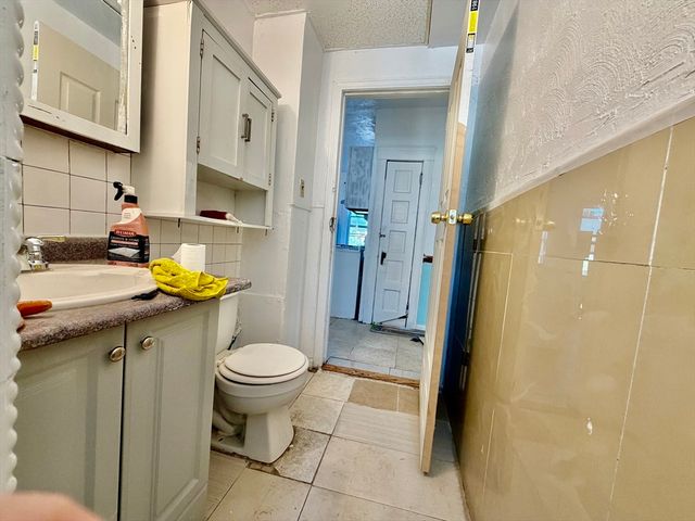 2 Shirley St 2, Worcester, MA 01610