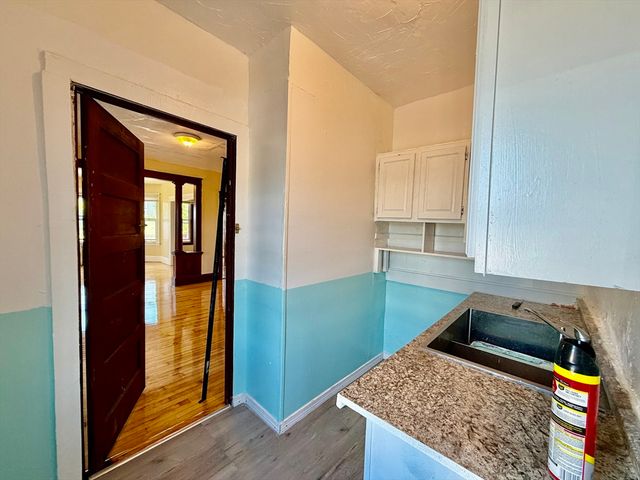 2 Shirley St 2, Worcester, MA 01610