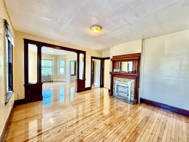 2 Shirley St 2, Worcester, MA 01610