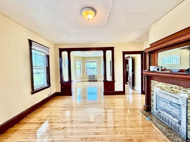 2 Shirley St 2, Worcester, MA 01610