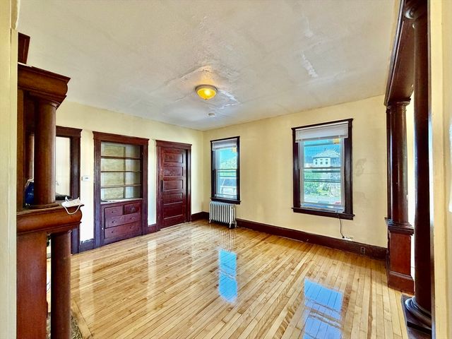 2 Shirley St 2, Worcester, MA 01610