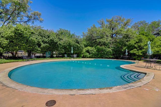 5036 N Hall Street, Dallas, TX 75235