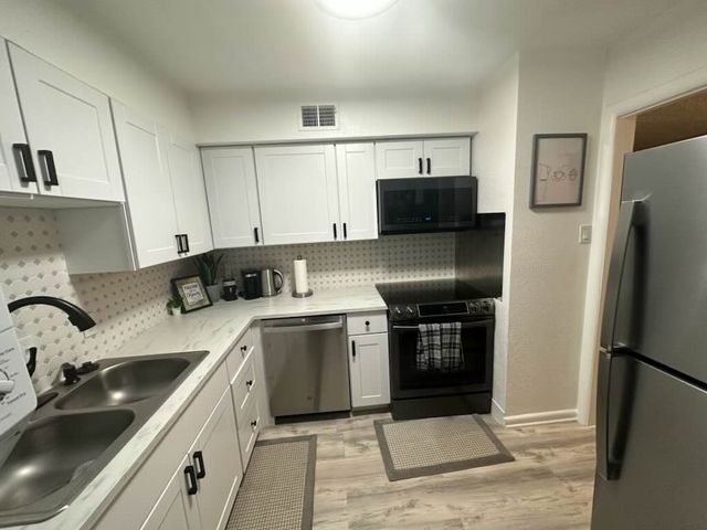 5036 N Hall Street, Dallas, TX 75235