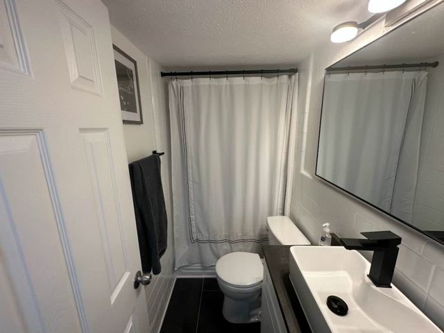5036 N Hall Street, Dallas, TX 75235