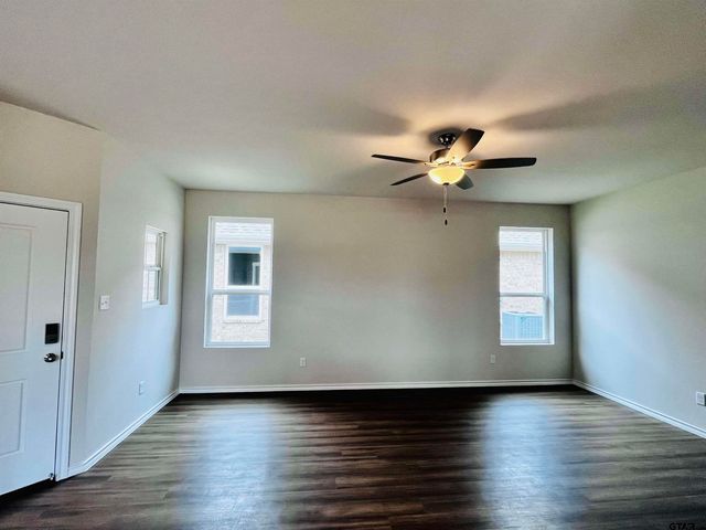 611 Park Central, Chandler, TX 75758
