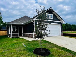 611 Park Central, Chandler, TX 75758