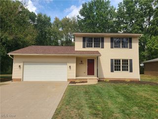 5936 Drenta Circle SW, Navarre, OH 44662