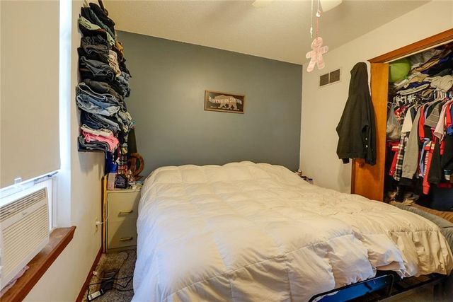 930 S Leslie Street, Independence, MO 64050