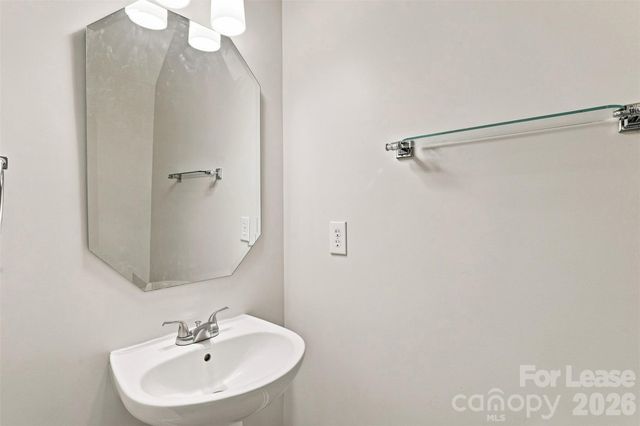 345 Doughton Lane, Charlotte, NC 28217