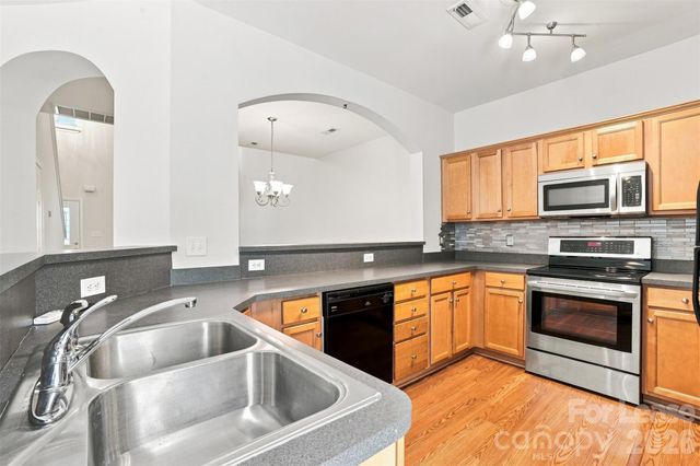 345 Doughton Lane, Charlotte, NC 28217