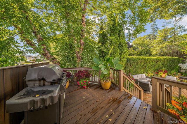 1 Cortland Avenue, Jericho, NY 11753