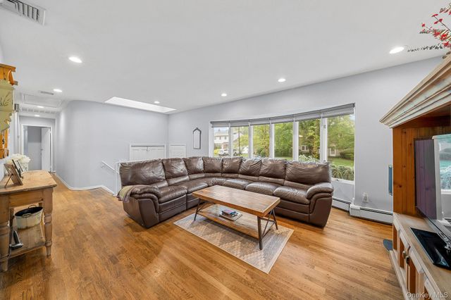 1 Cortland Avenue, Jericho, NY 11753
