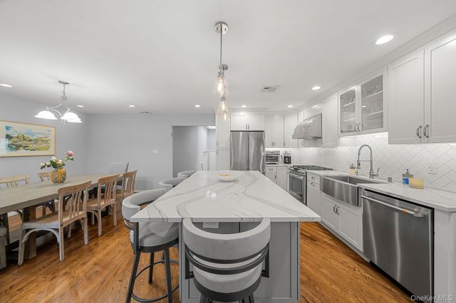 1 Cortland Avenue, Jericho, NY 11753