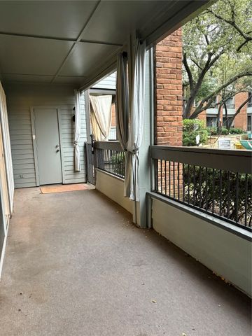 1720 Green Oaks Boulevard 104, Arlington, TX 76006