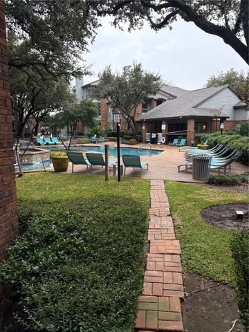 1720 Green Oaks Boulevard 104, Arlington, TX 76006