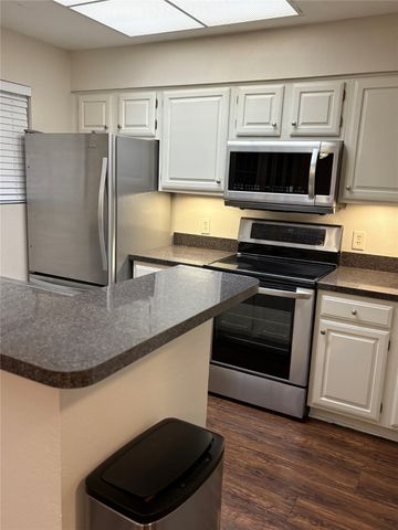 1720 Green Oaks Boulevard 104, Arlington, TX 76006