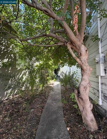 604 Berrellesa St, Martinez, CA 94553