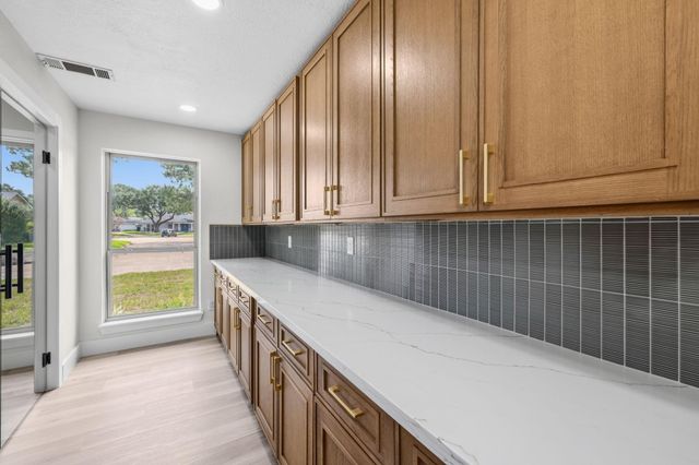 5927 Beaudry Drive, Houston, TX 77035