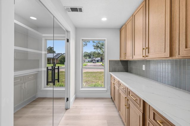 5927 Beaudry Drive, Houston, TX 77035