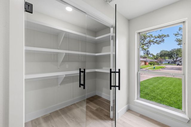 5927 Beaudry Drive, Houston, TX 77035