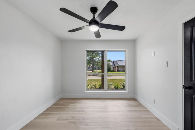 5927 Beaudry Drive, Houston, TX 77035