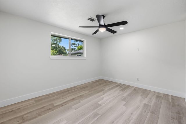 5927 Beaudry Drive, Houston, TX 77035