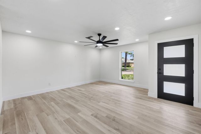5927 Beaudry Drive, Houston, TX 77035