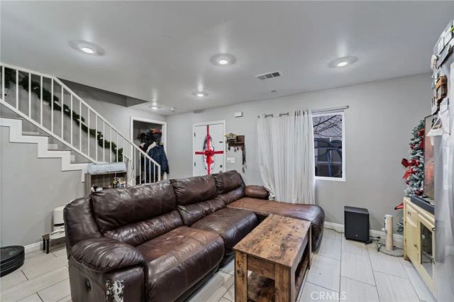 9310 Parmelee, Los Angeles, CA 90002