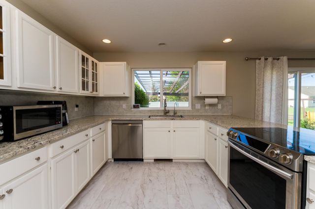 1646 Abbey Court, Mount Pleasant, MI 48858