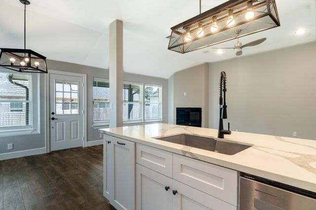 1458 River Oaks Drive, Huntsville, TX 77340