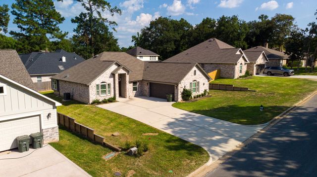 1458 River Oaks Drive, Huntsville, TX 77340