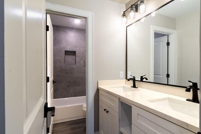 1458 River Oaks Drive, Huntsville, TX 77340