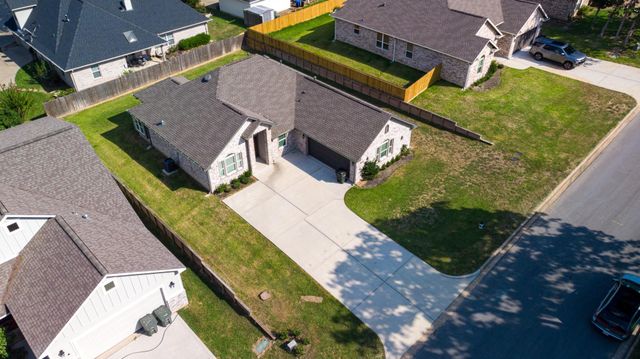 1458 River Oaks Drive, Huntsville, TX 77340