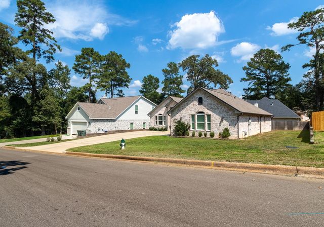 1458 River Oaks Drive, Huntsville, TX 77340