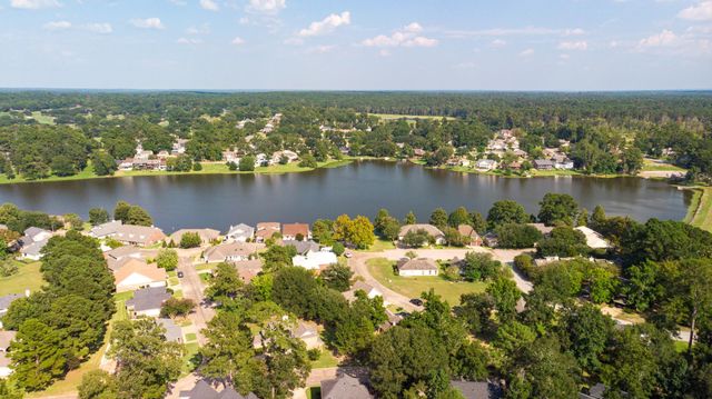 1458 River Oaks Drive, Huntsville, TX 77340