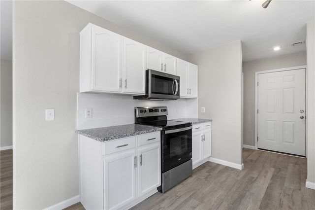 1414 N B Street, Rogers, AR 72756